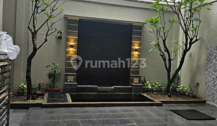 Murah Rumah 2 Lt Bagus Siap Huni Lt 250 M2 Cluster Scarlet The Spring Summarecon Gading Serpong