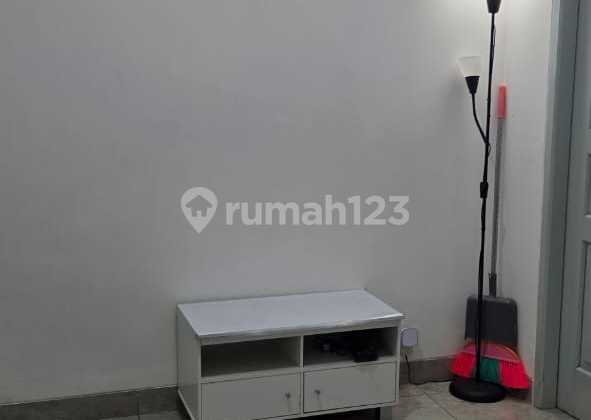 3-Story Ready-to-Occupy House, Good Condition, Land Area 135 m2, Building Area 185 m2, Melia Garden Cluster, Graha Raya 2