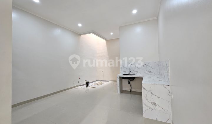 Rumah 2 Lt Bangunan Baru Lt 100 m2 Vila Melati Mas 2