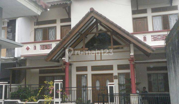 Rumah Villa 2 Lantai Super Strategis di Kota Batu  2