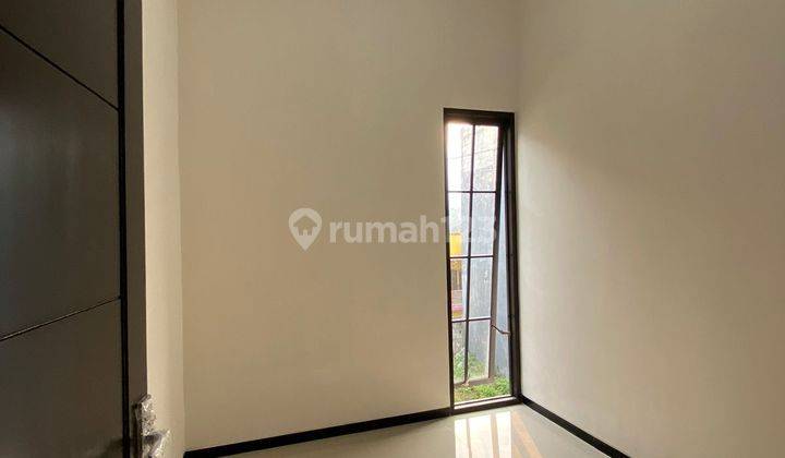 Rumah Villa Modern 2 Lantai Murah Luas Strategis di Kota Batu 2