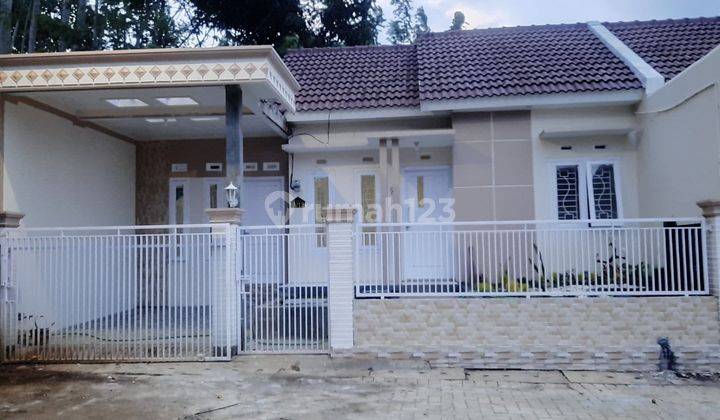 Rumah Minimalis Siap Huni Strategis di Lawang Malang  2