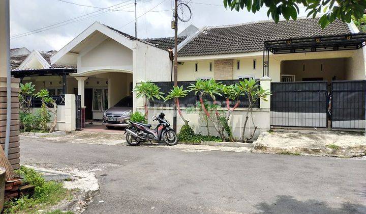 2 Bangunan Rumah Besar Terawat Murah Di Perum Bukti Permai Jember  2