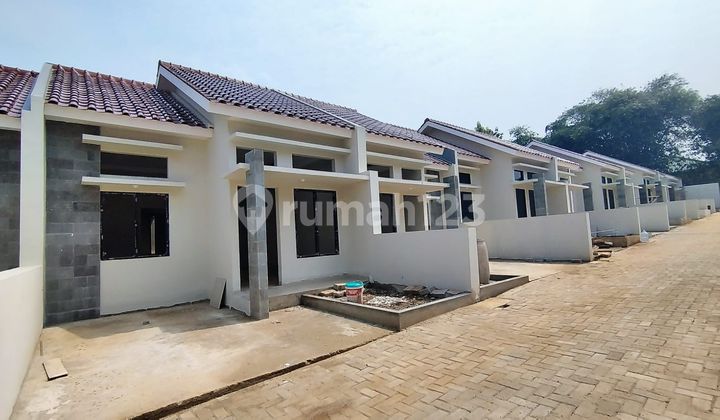 For Sale, Ready-to-Occupy Minimalist House with SHM, Near Depok Station. 2