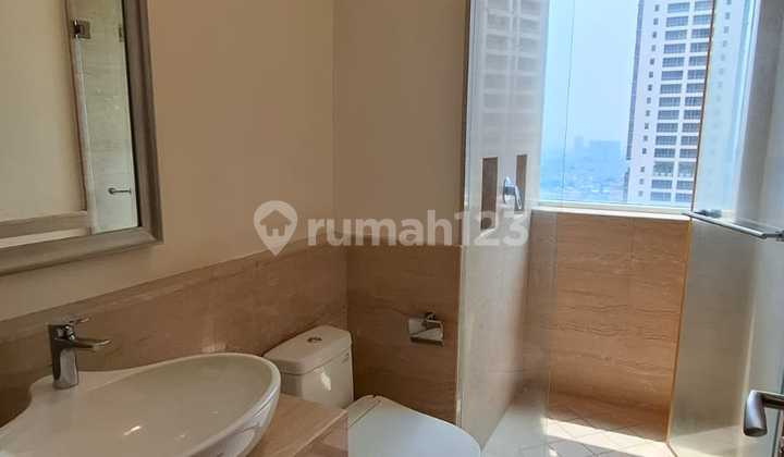 Disewa Apartemen Botanica 3BR Uk 118m² at Jakarta Selatan
 2