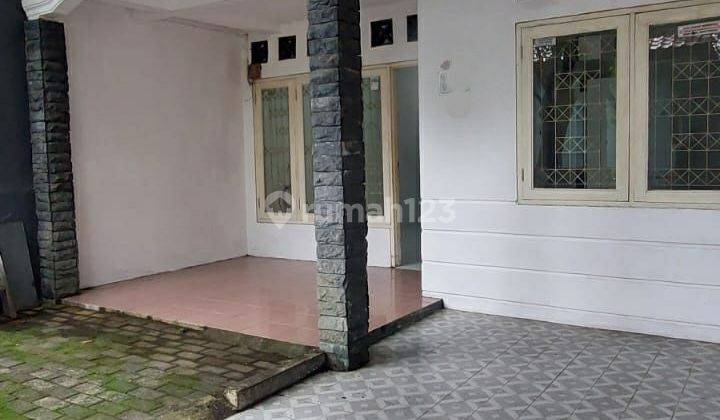 Rumah Cantik Rapi Siap Huni Ditengah kota Taman Century 2 Bekasi 2