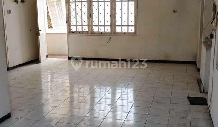 Siwalankerto Permai is suitable for boarding houses near Petra University. Strategic location, negotiable price. 2