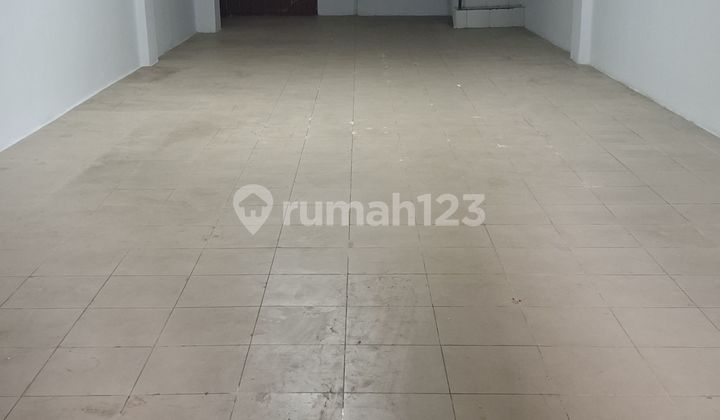 Bandengan Ruko Facing Main Road Ready to Occupy