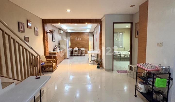 Camar House, Pantai Indah Kapuk