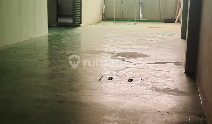 Pergudangan Eco Park. Kapuk Kayu Besar