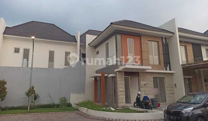 Rumah baru gres belum pernah huni, Di perumahan Greenland Residence menganti gresik