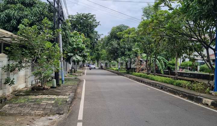 Rumah tua terawat strategis di Cempaka Putih Timur - Jakarta Pusat