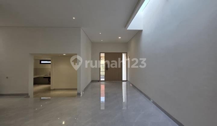 Rumah baru minimalis di Kelapa Puyuh - Kelapa Gading Jakarta Utara