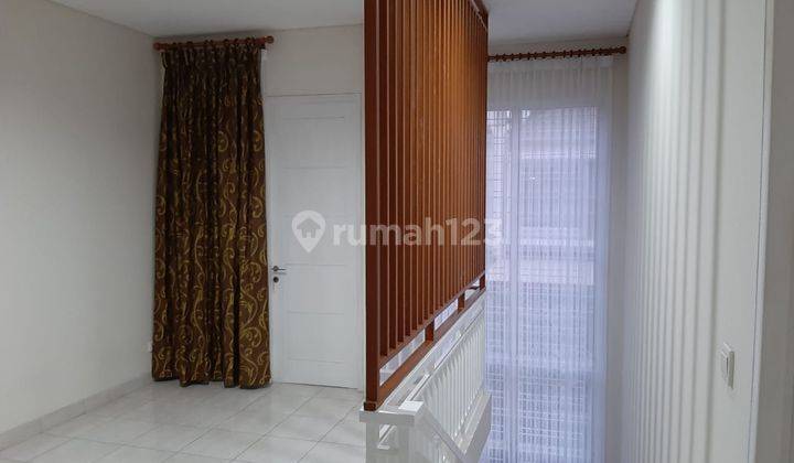 Rumah Hoek 2lt Minimalis di Riviera Garden Kelapa Gading Jakarta Utara 2