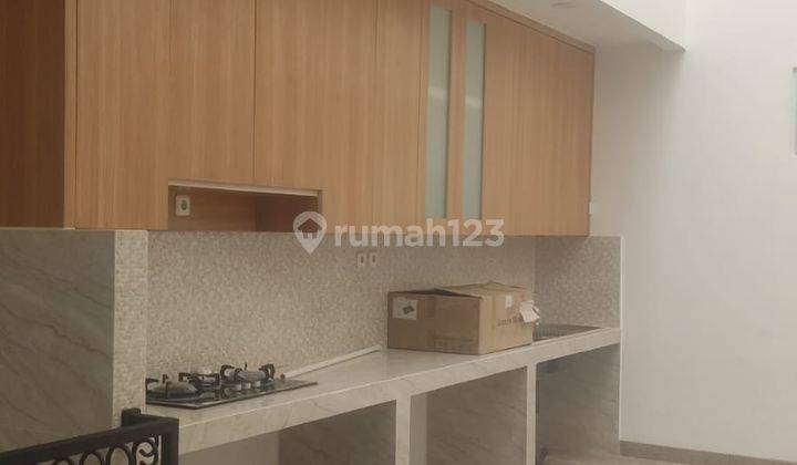 Rumah Hoek Bagus Siap Huni 3lt di Bukit Gading Mediterania Kelapa Gading Jakarta Utara 2