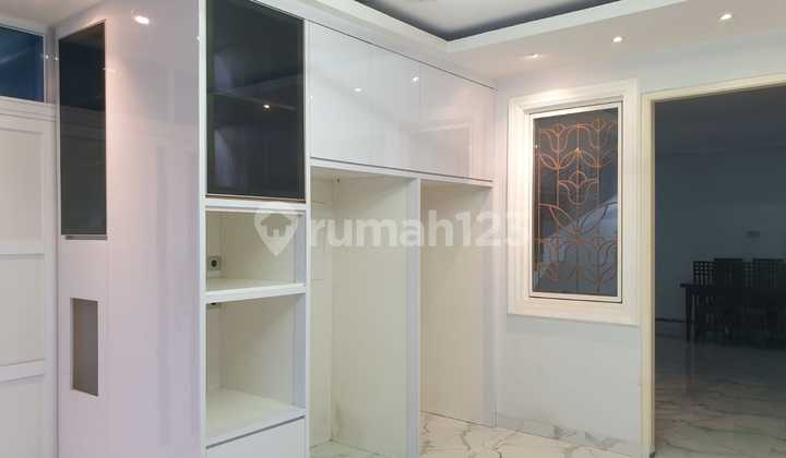 Rumah Hoek 3lt Bagus di Bukit Gading Mediterania Kelapa Gading Jakarta Utara