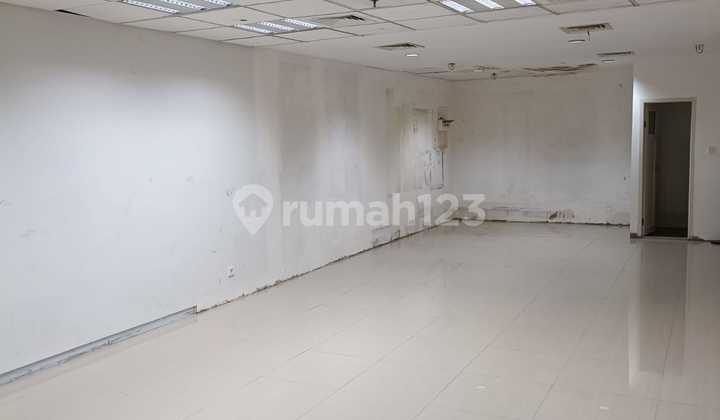 Ruko strategis 3lt di Bulevar Barat Raya - Kelapa Gading Jakarta Utara