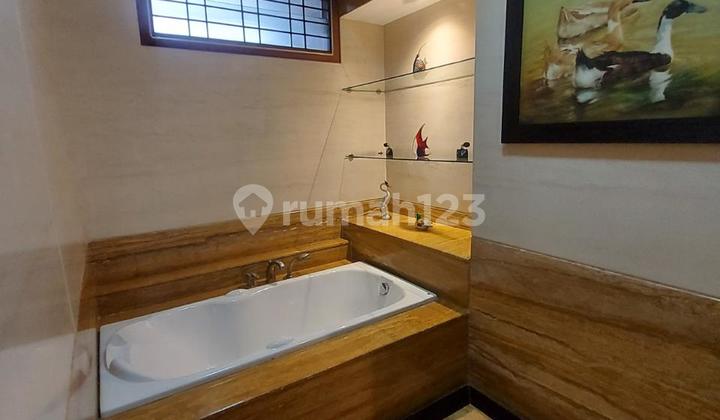 A nice minimalist house in the exclusive cluster of Bukit Gading Mediterania - Kelapa Gading