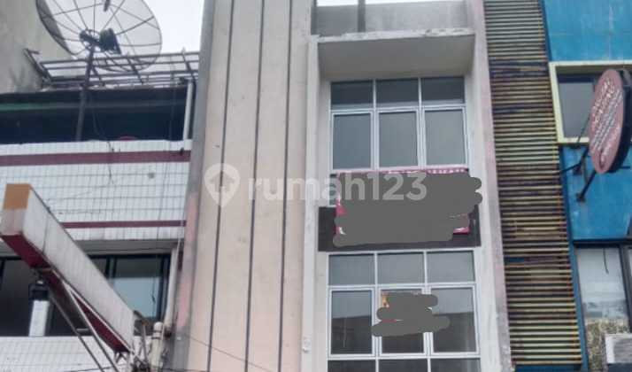 Renovated Shop House Ready for Use, Strategically Located on Bulevar Raya - Kelapa Gading, North Jakarta