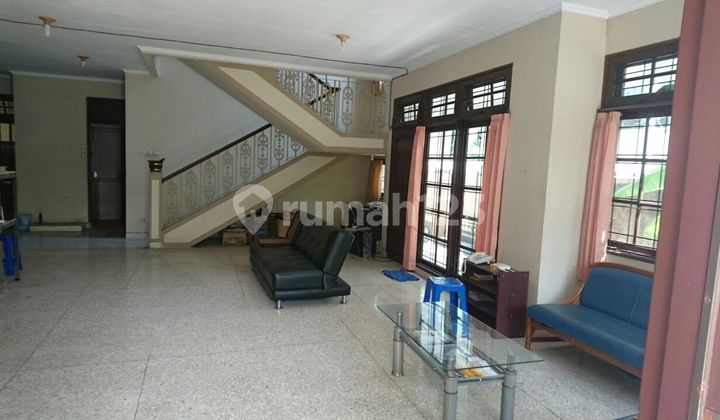 Rumah siap pakai 2lt di Pulomas - Jakarta Timur Rumah siap pakai 2lt di Pulomas - Jakarta Timur