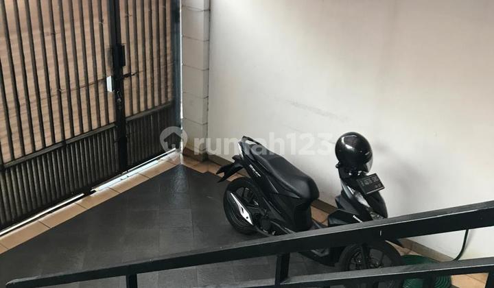 Rumah Kontrakan Bagus Semi Furnished SHM Tebet, Jakarta Selatan