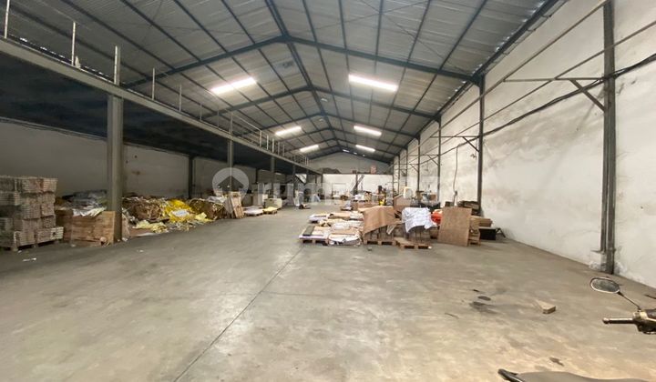 Double Gate Warehouse with Container Access, Flood-Free, Margomulyo Permai Double Gate Warehouse with Container Access, Flood-Free, Margomulyo Permai