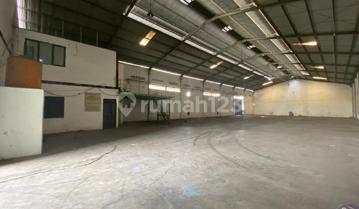 Ready-to-Use Warehouse Container Access Flood-Free Double Gate Osowilangun Permai