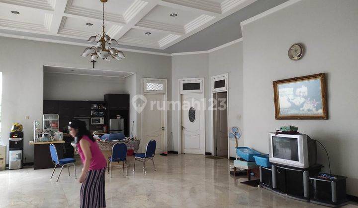 Rumah Classic Siap Huni Row Lebar Lingkungan Elite Gayungsari  2