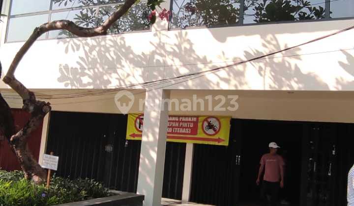 Ready-to-Occupy Twin Shophouses Strategically Located Near Sukomanunggal Jaya Main Toll Road