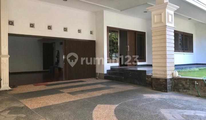 Rumah Hitung Tanah Kondisi Bagus Graha Family Row Lebar Cluster Favorite 2