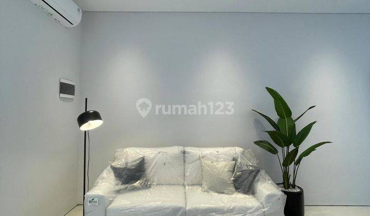 Rumah 2 Lantai Baru Furnished SHM di Sutorejo, Surabaya 2