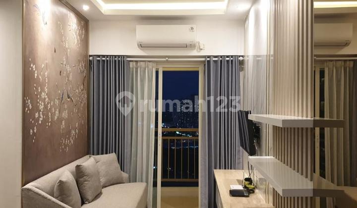 Apartemen Orchard Full Furnish Mewah Interior Corner View City and Pool 2