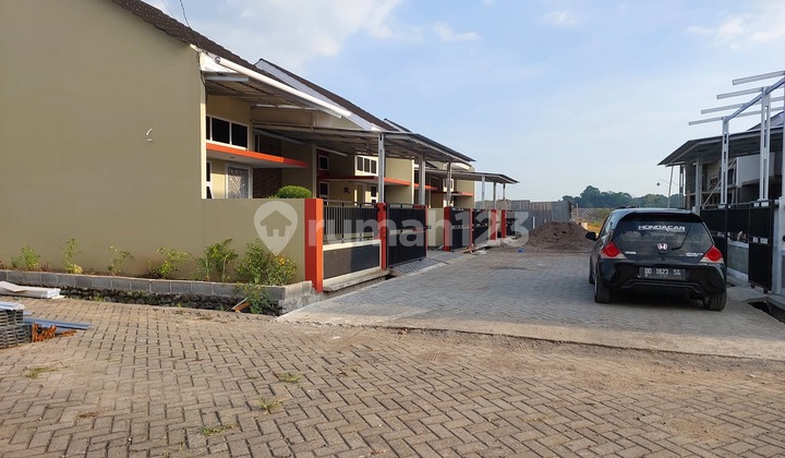 Rumah SiapHuni DEPAN SMA 10 antang Makassar type 45 Full bangunan 3