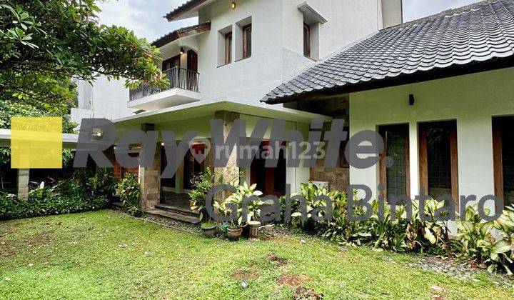 Exclusive Listing A Tropical Design Style House At South Jakarta 13