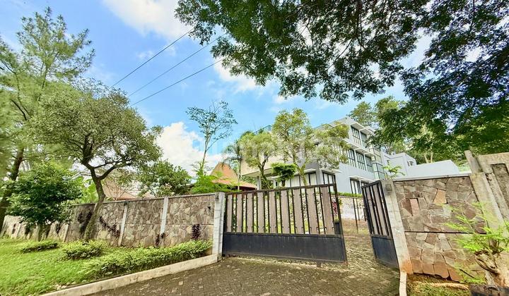 Ready-to-Live House for Rent with Super Spacious Balcony in Sentul City, Bogor 2