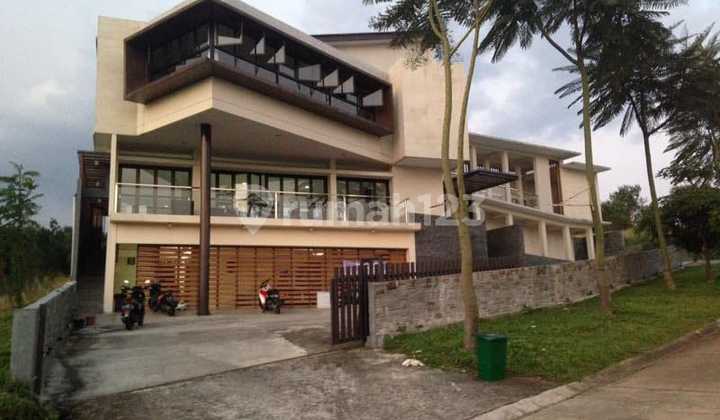 Spacious Building and Very Large Backyard in Elite Cluster Near Sentul City Bogor Toll Exit