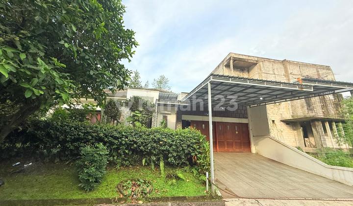 Rumah Cantik Halaman Luas Depan Taman Siap Huni Sentul City, Bogor