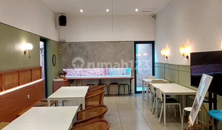 Ruang usaha bagus dan lokasi ramai di sayap Riau Bandung Ruang usaha bagus dan lokasi ramai di sayap Riau Bandung