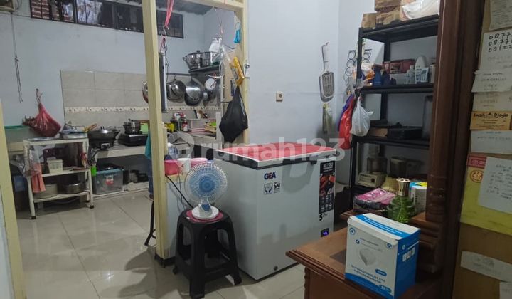 Rumah terawat siap huni di Taman Holis Indah, Bandung 2