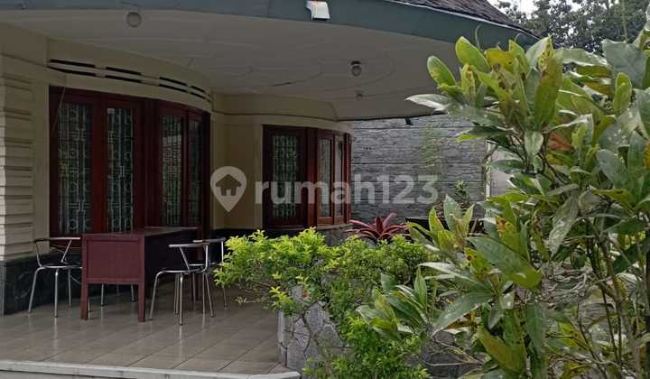 House in a Very Busy Strategic Location in Sayap Riau Area, Bandung 2
