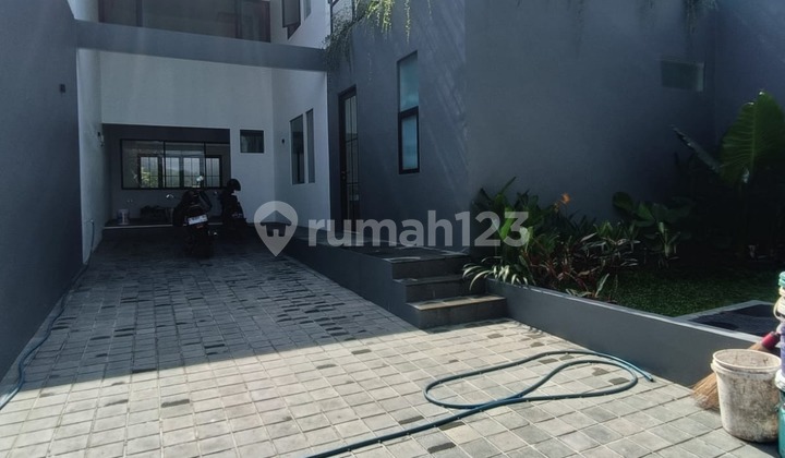 Rumah baru keren American Classic Style di Dago giri, Bandung Rumah baru keren American Classic Style di Dago giri, Bandung