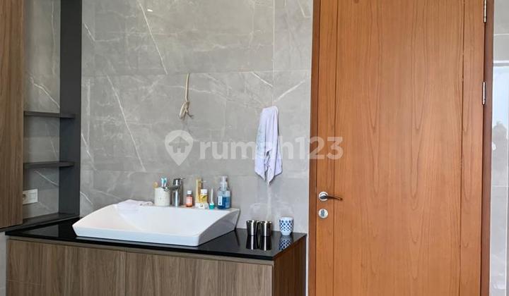 Rumah Mewah Minimalis Modern di Komplek Sakura 5