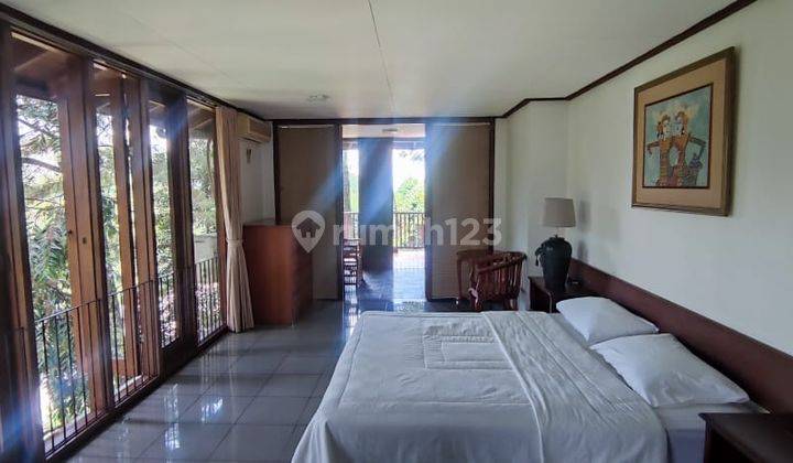 Rumah Konsep Villa Ubud di Area Ciumbuleuit 16