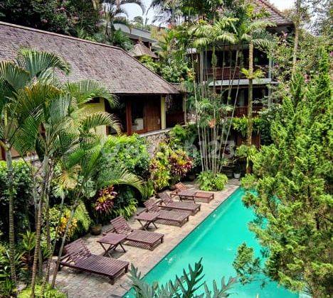Rumah Mewah Konsep Villa Ubud di Area Ciumbuleuit 5