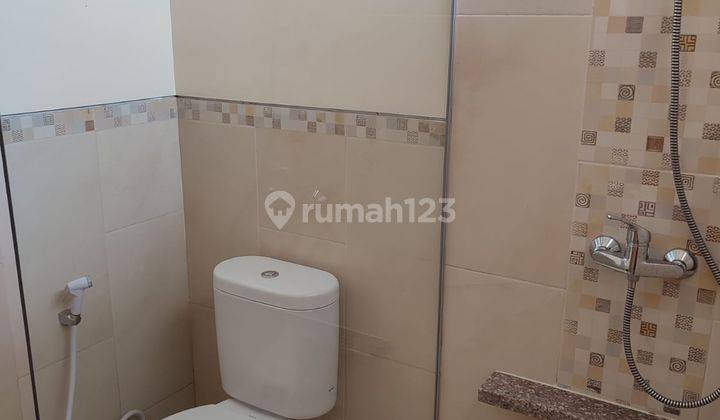Rumah Baru 2 Lantai Modern Minimalis di Cipaku 8