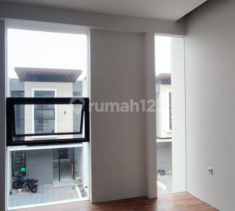 Rumah Baru 2 Lantai Sangat Murah di Sayap Mekar Wangi