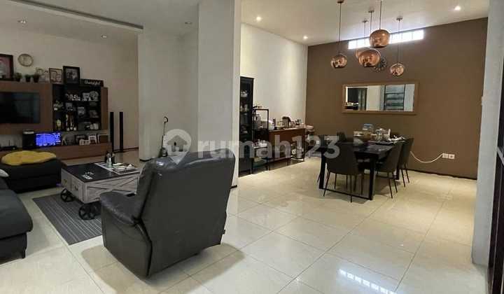 Rumah Minimalis Mewah di Mainroad Garuda 1
