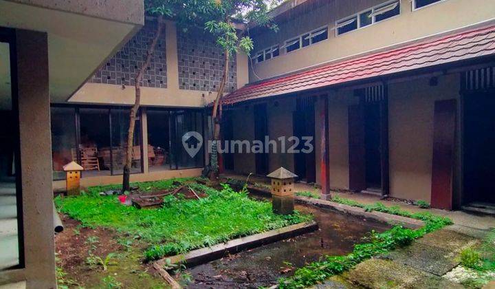 Bangunan Disewa Sangat Bagus Lokasi Strategis di Surya Sumantri 1