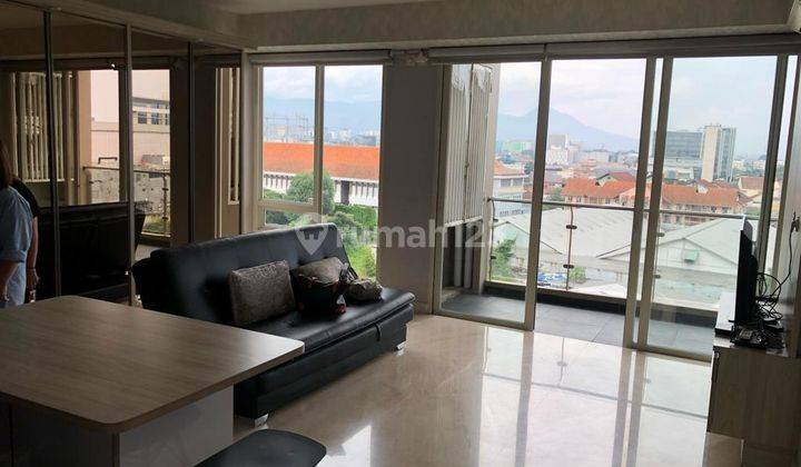 Apartemen Dijual Landmark Residence 2 BR Jadi 1 BR Furnished 1