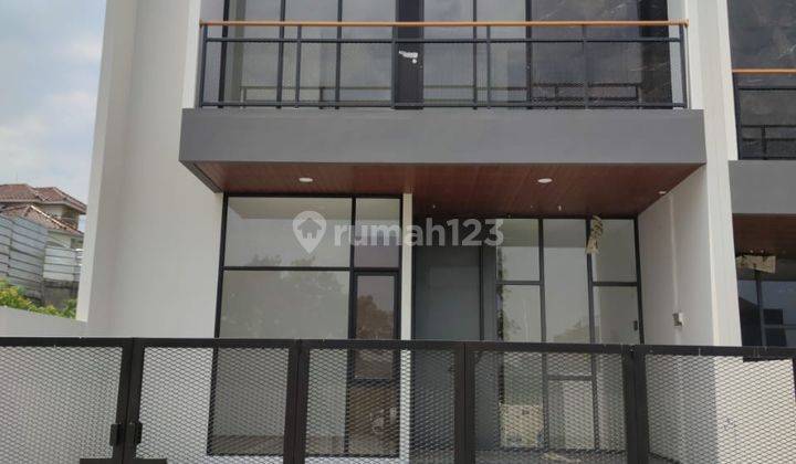 Rumah Dijual Minimalis Baru Sangat Modern di Setra Duta 1